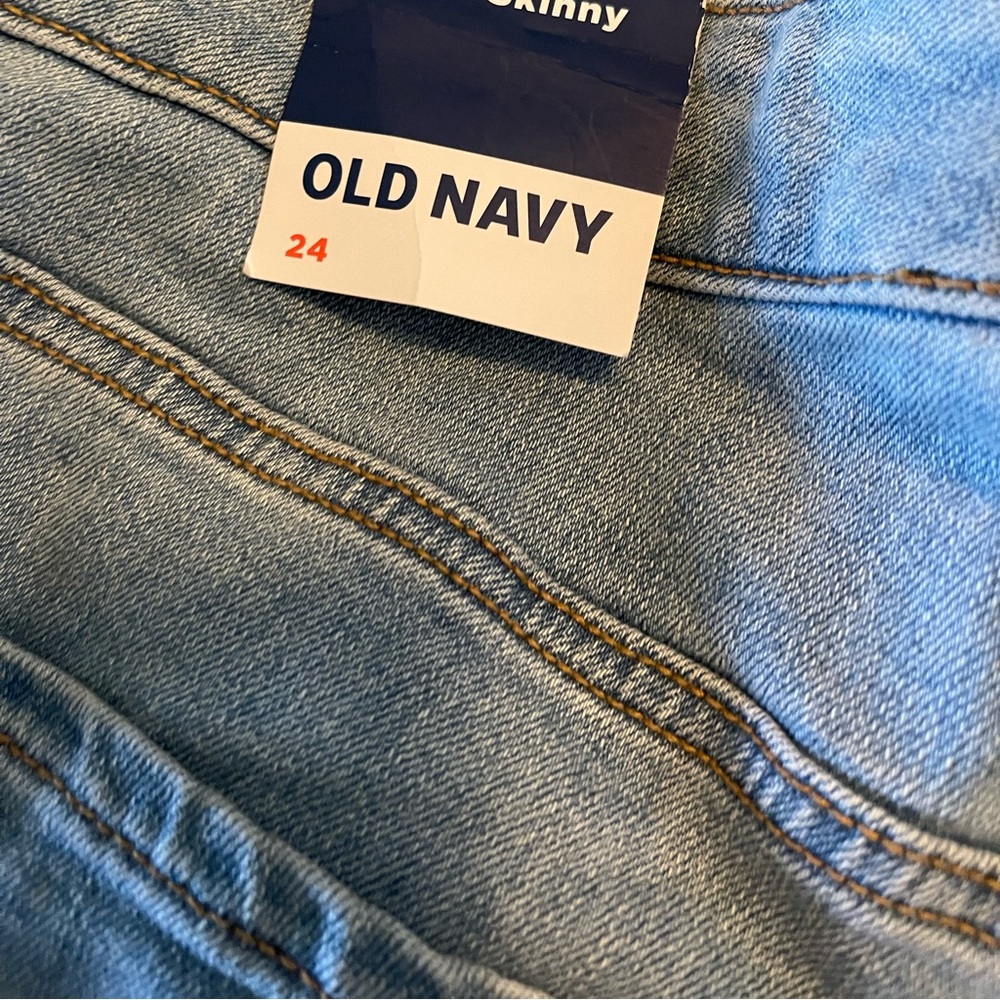 Women's plus size Old Navy, jeans 24